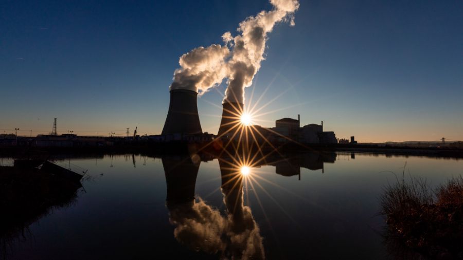 Accélérer le nucléaire en France : et les énergies renouvelables